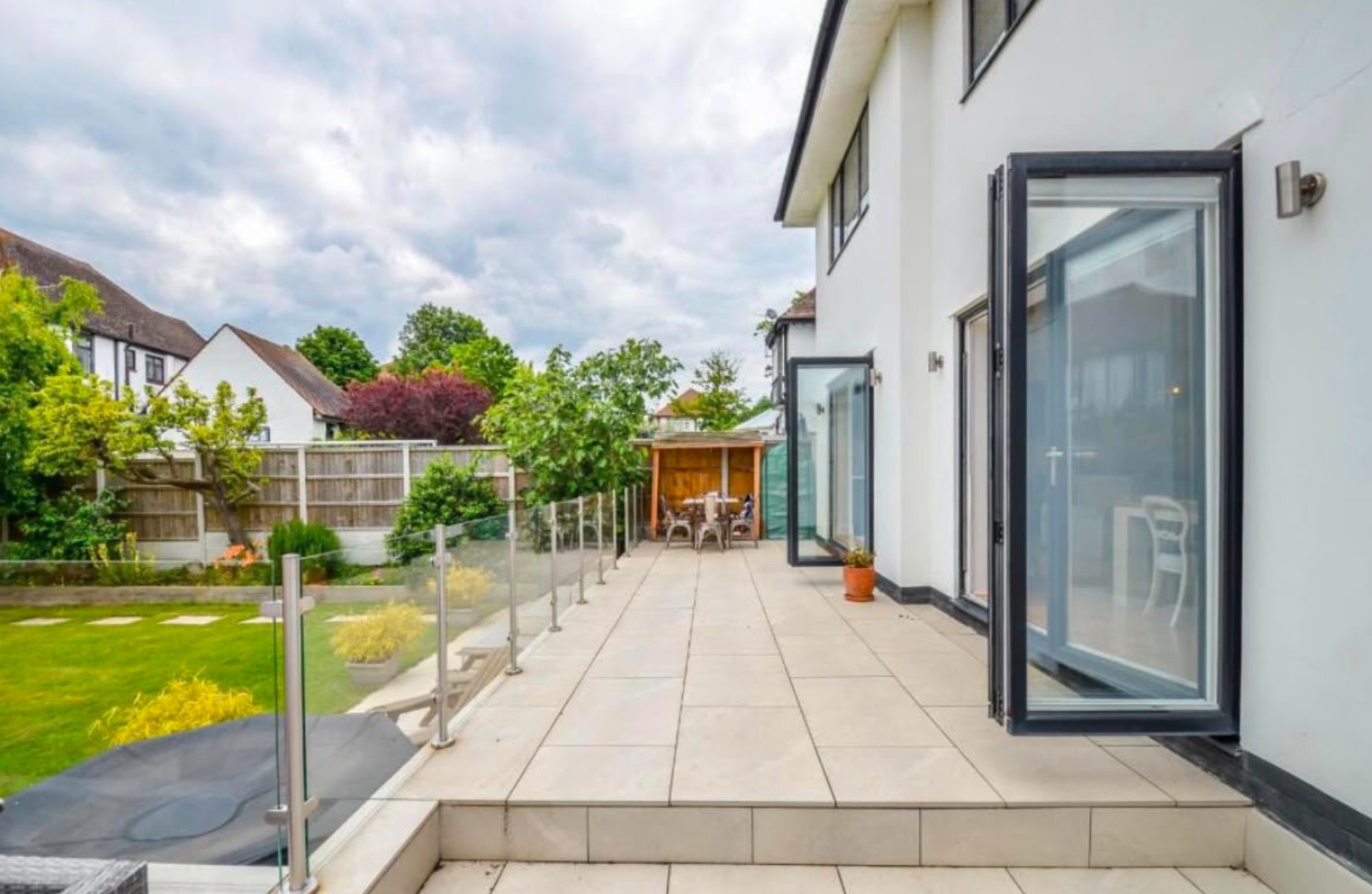 Terrace Shading Solutions: Recommended Dual Electric Awnings, Shade Coverage and Transparent Costs